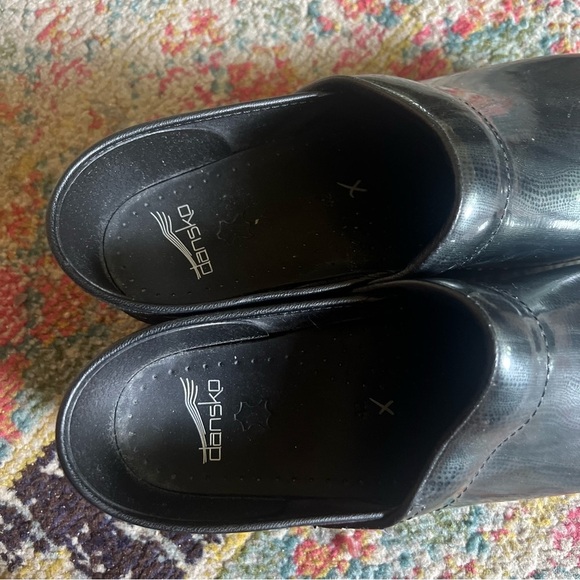 Dansko Professional Charcoal Patent Work Nurse Clog Shoes - Picture 5 of 5